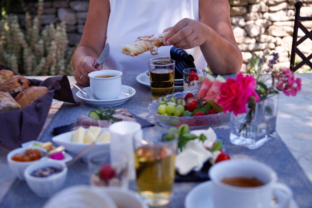 Bed and Breakfast La Figue Noire Caromb Esterno foto