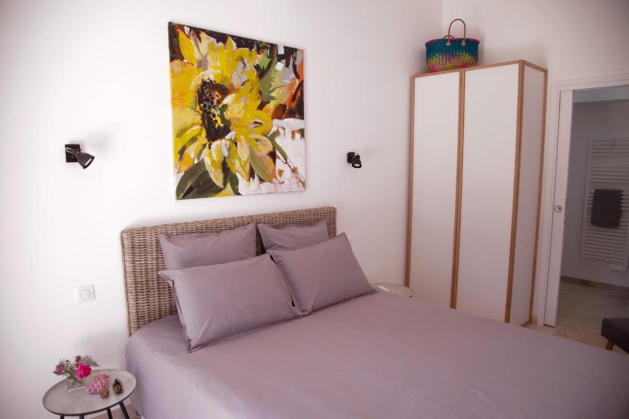 Bed and Breakfast La Figue Noire Caromb Esterno foto